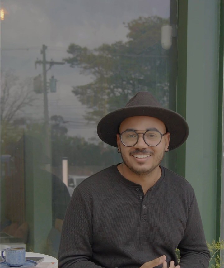Chef Patrick em frente ao Chez Café